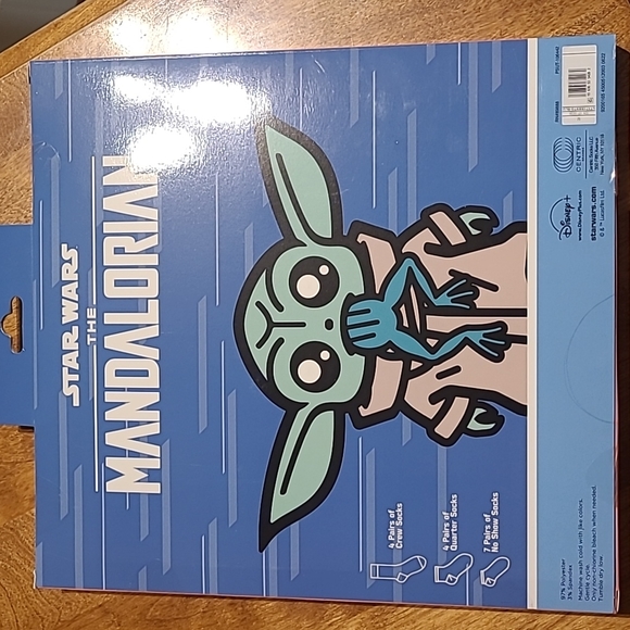 Star Wars The Mandalorian 15 Days of Socks Advent Calendar - Picture 2 of 4